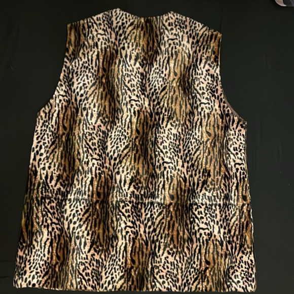 Leopard Print Furry Vest - Picture 5 of 5